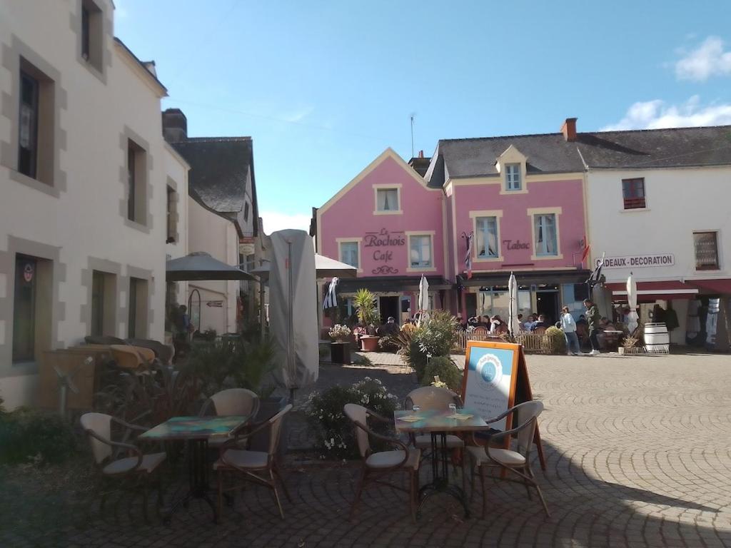 Ferienwohnung Le Roche B Férel Exterior foto